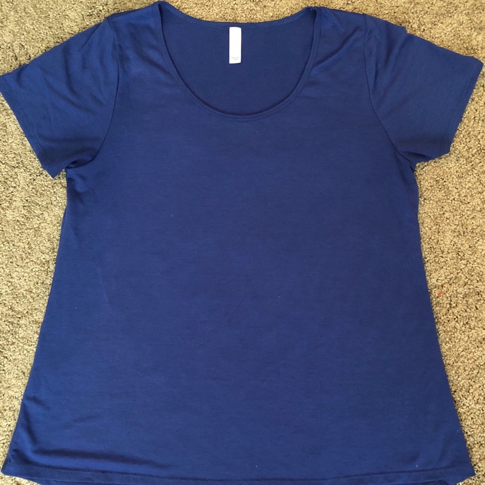 LuLaRoe Classic Tee, Large